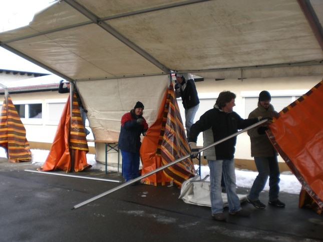 2010 zeltaufbau jubilaeum egesheim 20110325