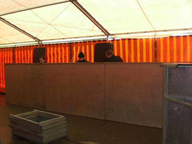 2010 zeltaufbau jubilaeum egesheim 20110325