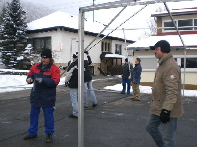 2010 zeltaufbau jubilaeum egesheim 20110325
